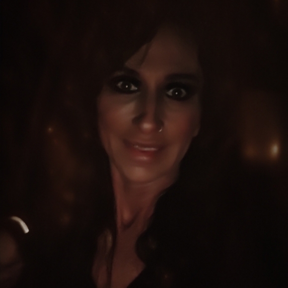 Meet your Posher, Amy - Picture 1 of 1